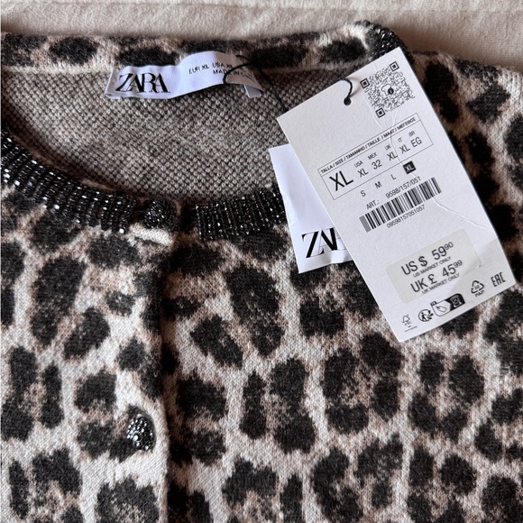 BNWT! ZARA JACQUARD KNIT ANIMAL PRINT JEWELED NECKLINE CARDIGAN - Picture 2 of 5